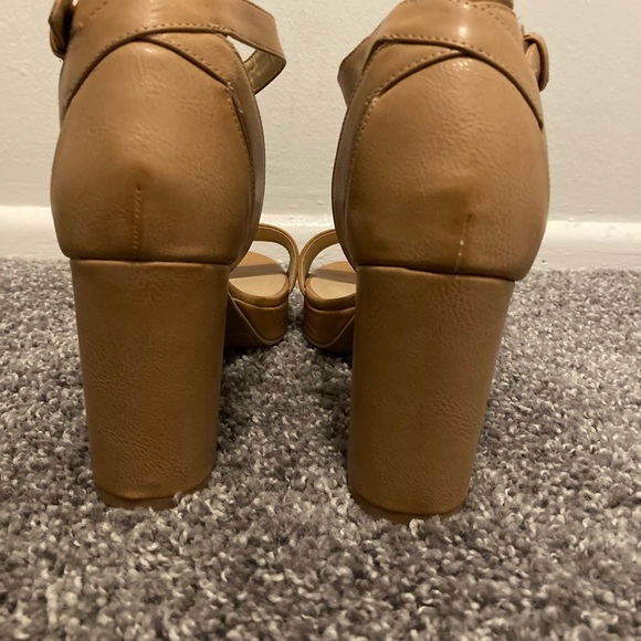 ⚫️CLby Laundry Ankle Strap Sandals - Picture 3 of 4